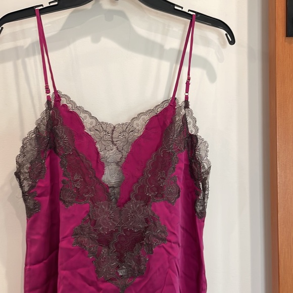 SOLD -3 Natori nightgowns - NWOT - Picture 7 of 13